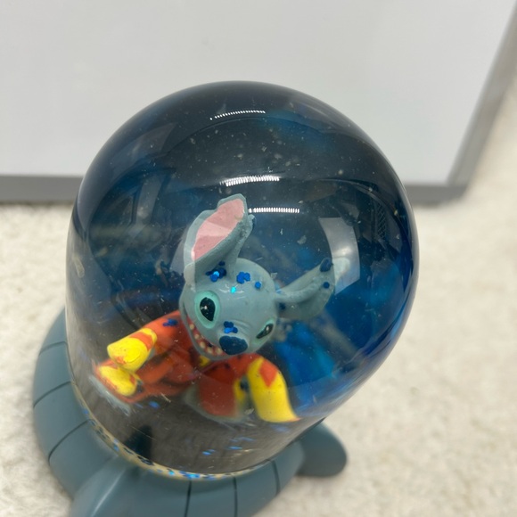 Lilo & Stitch Experiment 626 prison cell snow globe BoxLunch Exclusive 5.5" - Picture 13 of 13